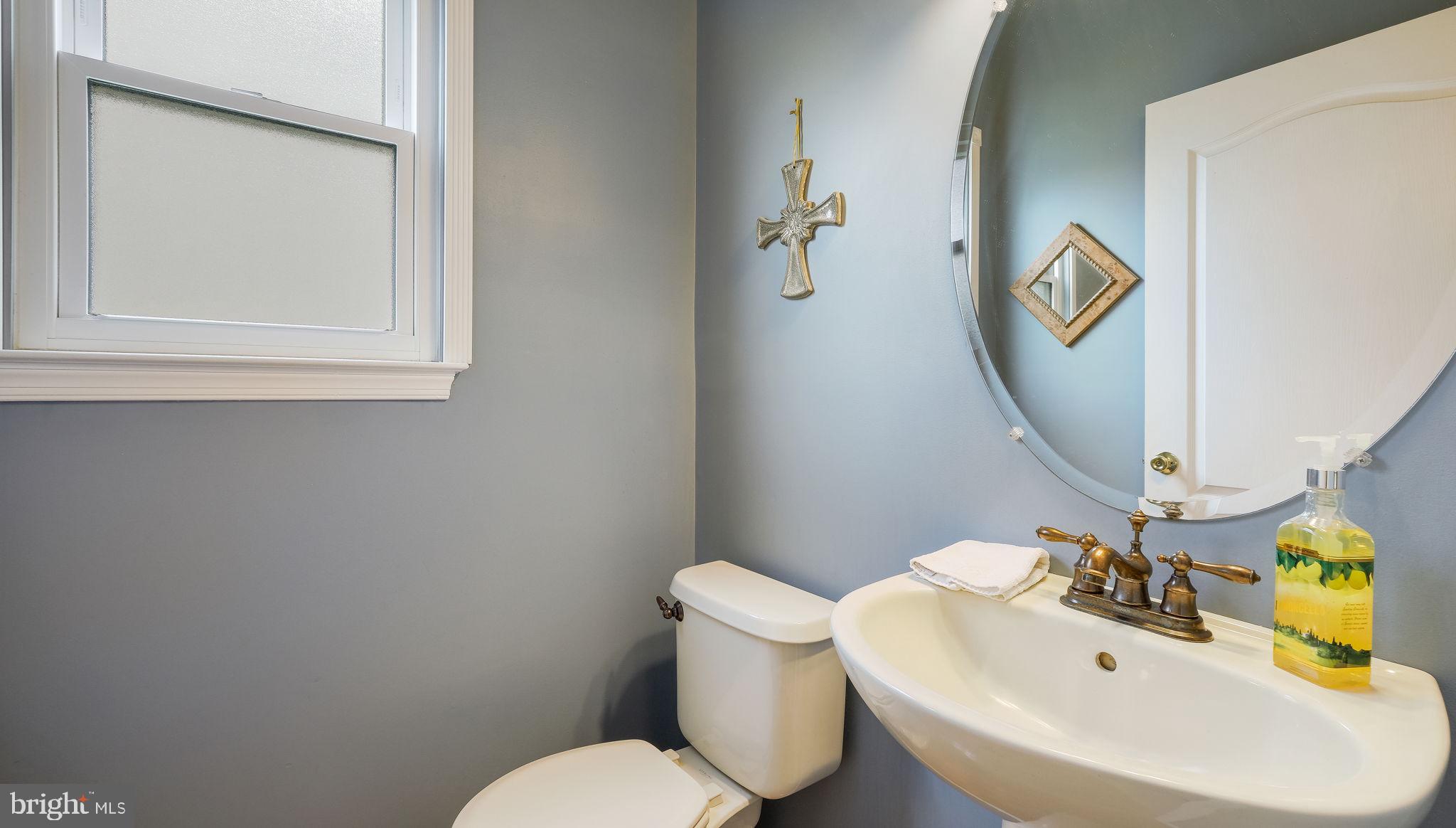 4504 Old Oak Road Doylestown, PA 18902 - Photo 19 of 40 Main-level 1/2 bath w decorative ceiling