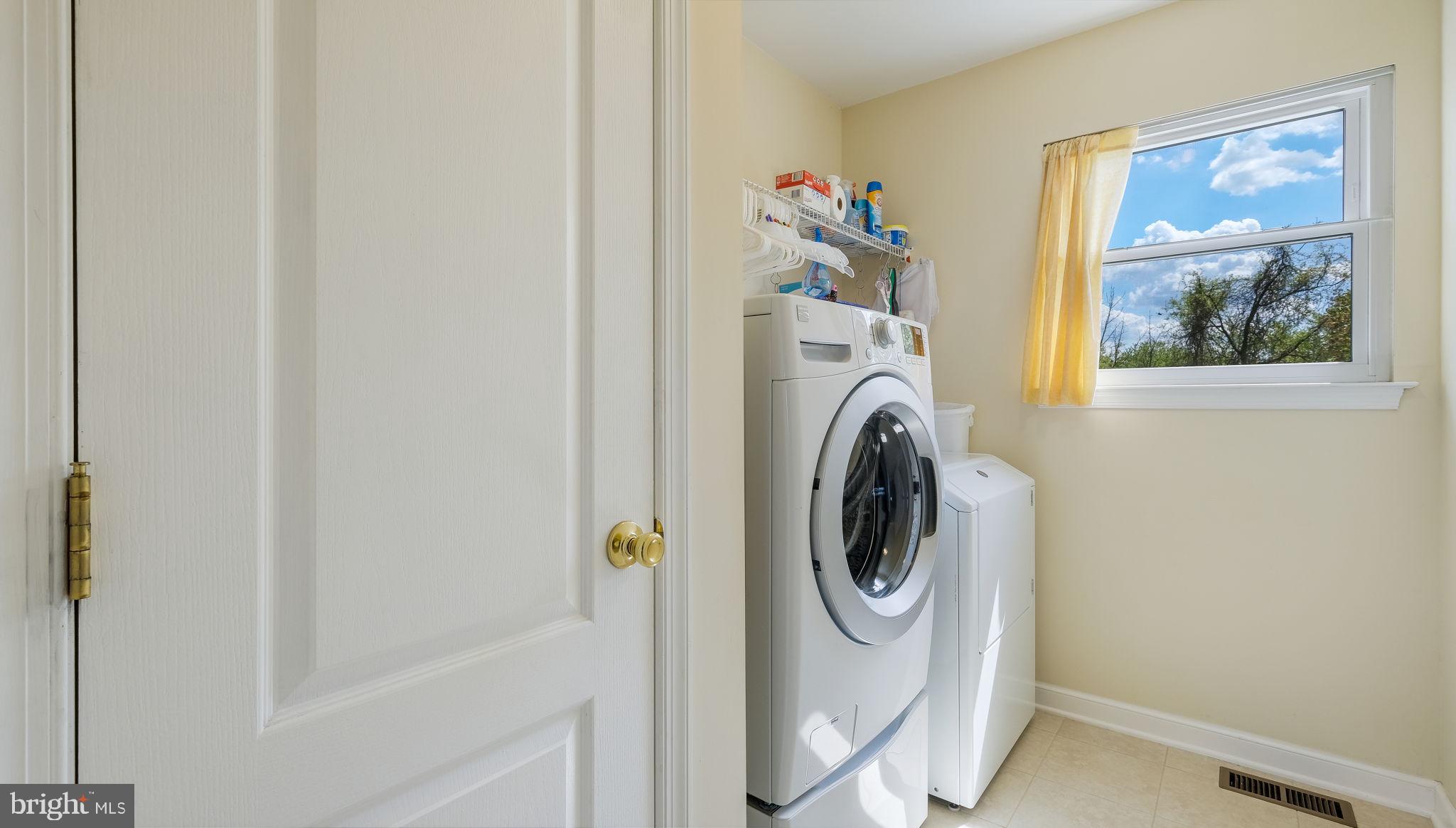 4504 Old Oak Road Doylestown, PA 18902 - Photo 32 of 40 Upper level laundry w linen closet