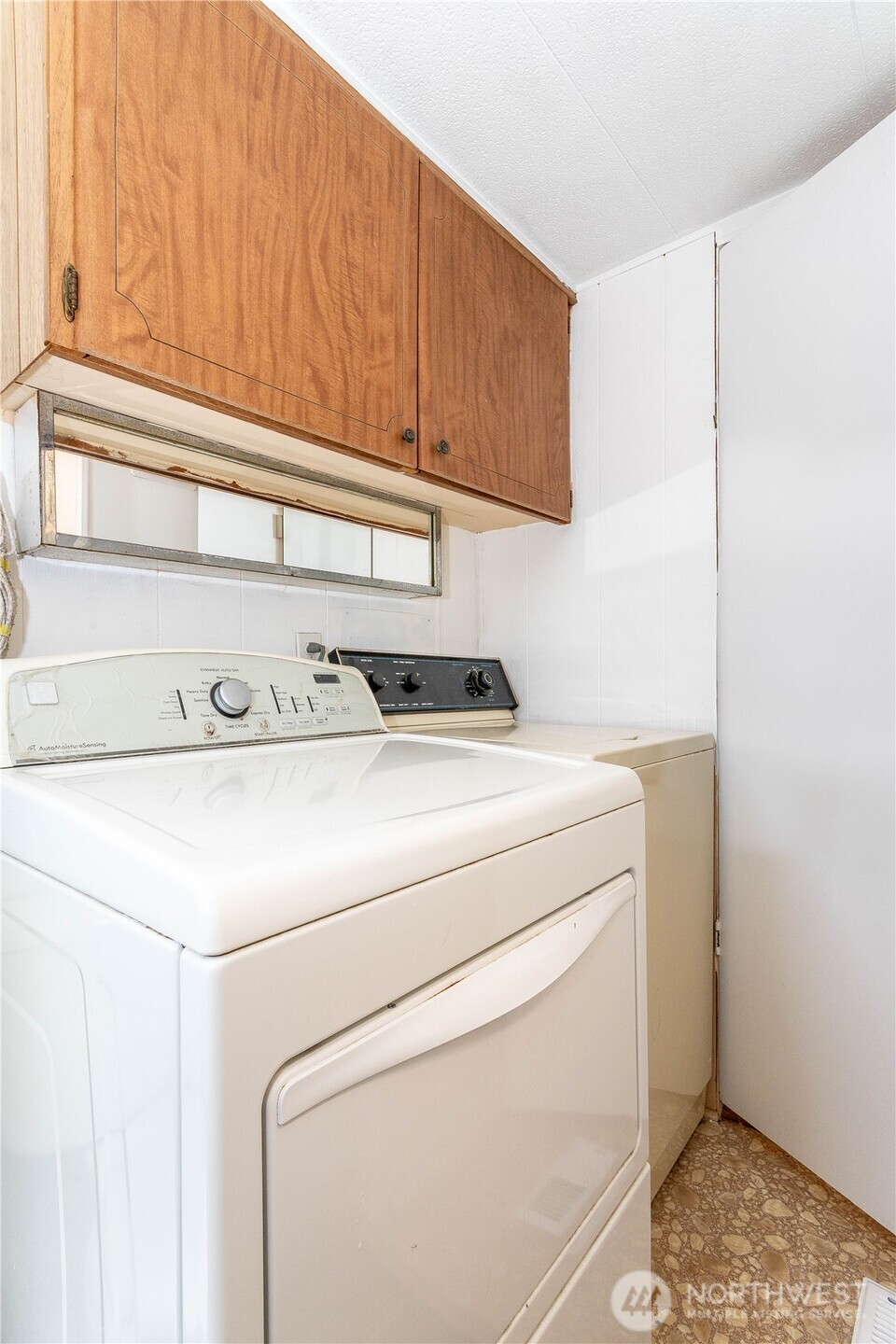 5920 200th Street Southwest, Unit 37 Lynnwood, WA 98036 - Photo 10 of 21 a utility room with dryer and washer