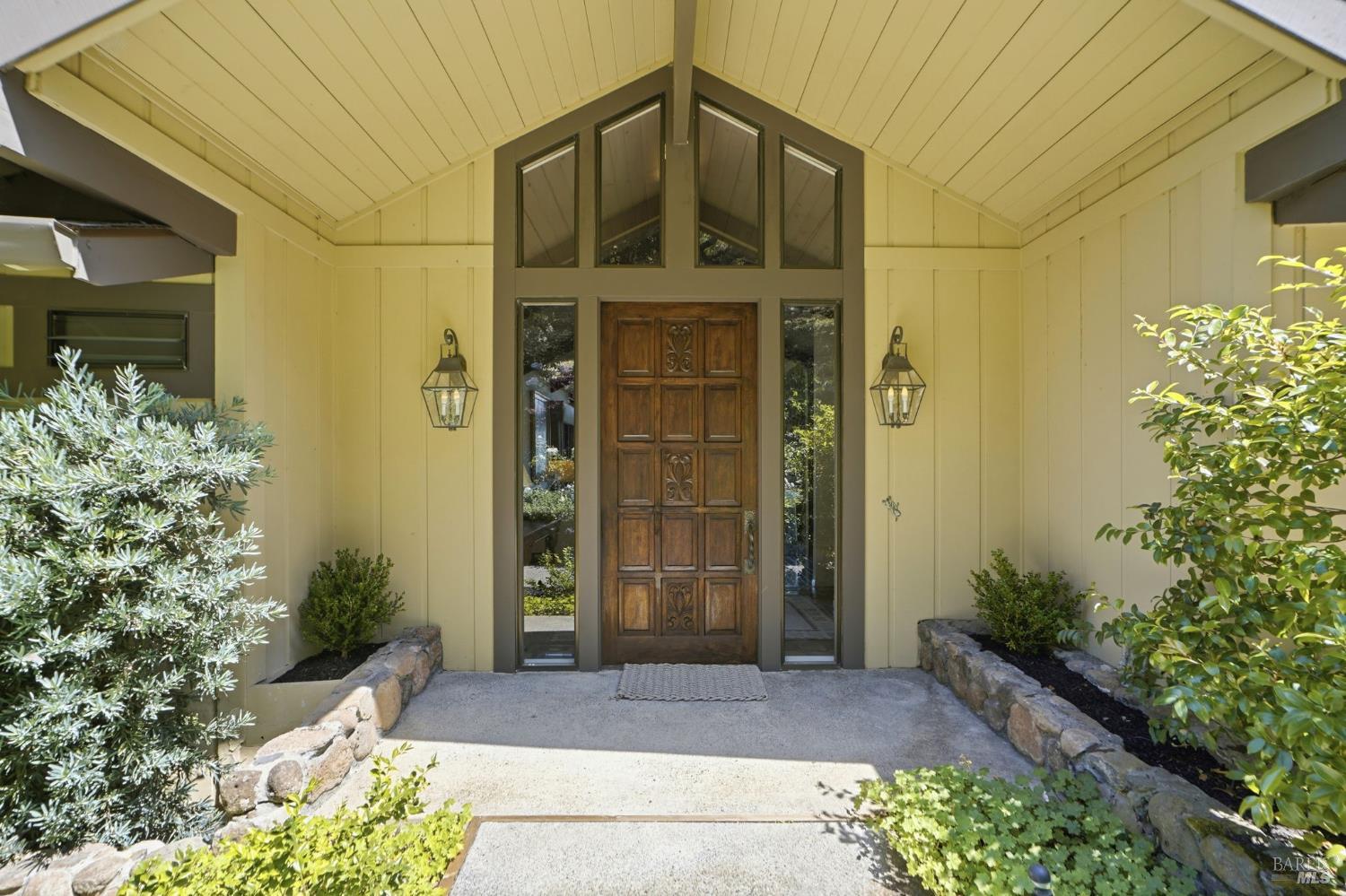 81 Peacock Drive San Rafael, CA 94901 - Photo 3 of 44