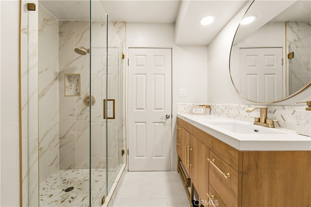 15701 Royal Ridge Road Sherman Oaks, CA 91403 - Photo 20 of 32 Gallery Image 20