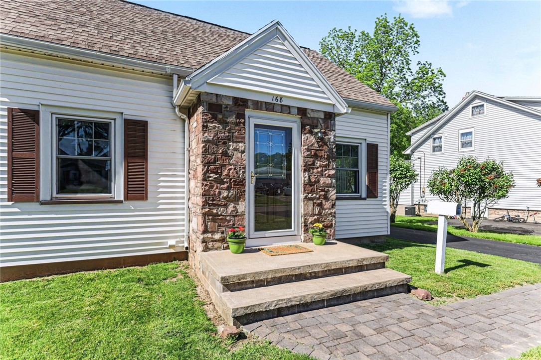 168 Cinnabar Road Irondequoit, NY 14617 - Photo 2 of 28