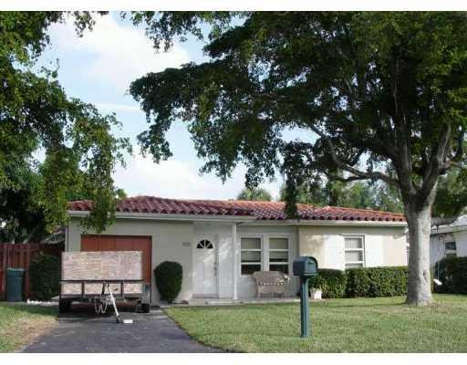 208 South Riverside Drive Pompano Beach, FL 33062 - Photo 1 of 8 Exterior Front
