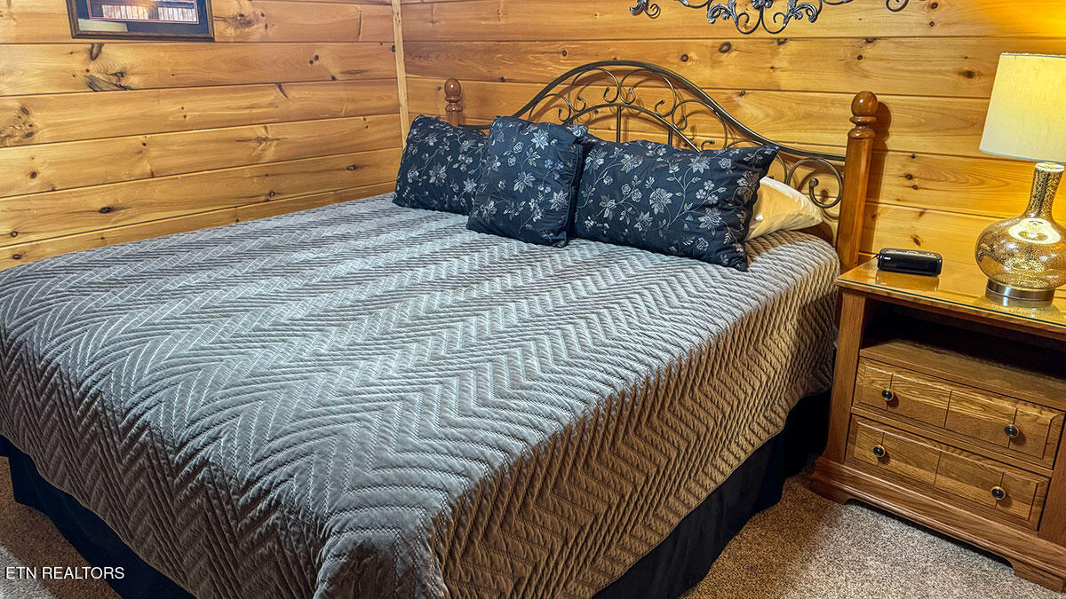 1352 Timberwolf Way Sevierville, TN 37876 - Photo 26 of 41 rental-cabin-31