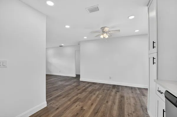 $3,000 | 291 Northwest 7th Court, Deerfield Beach, FL 33441