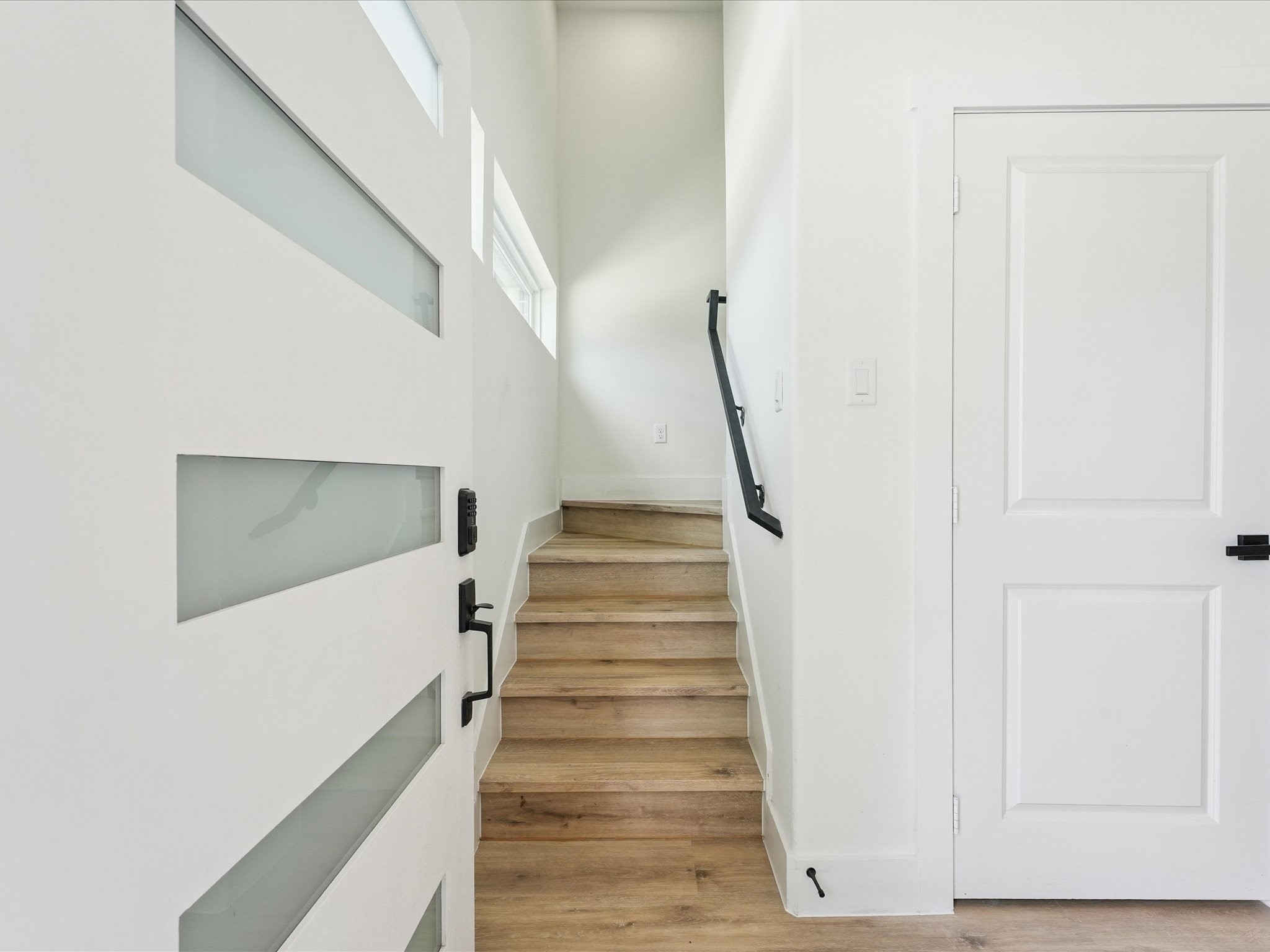 3510 Saltus Street Houston, TX 77003 - Photo 8 of 36 a view of entryway