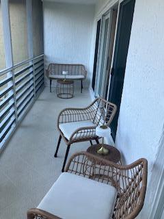 717 Highway 1, Unit 608 Jupiter, FL 33477 - Photo 21 of 32 Screened-in Patio