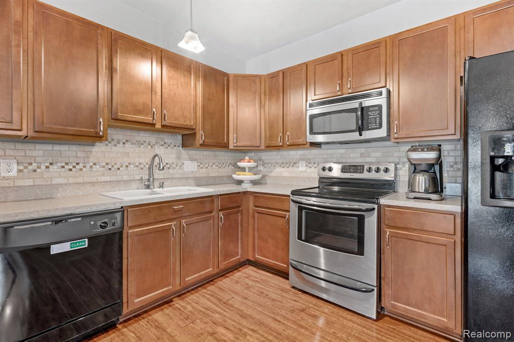 10086 Ridge Run Street, Unit 36 Howell, MI 48855 - Photo 9 of 22