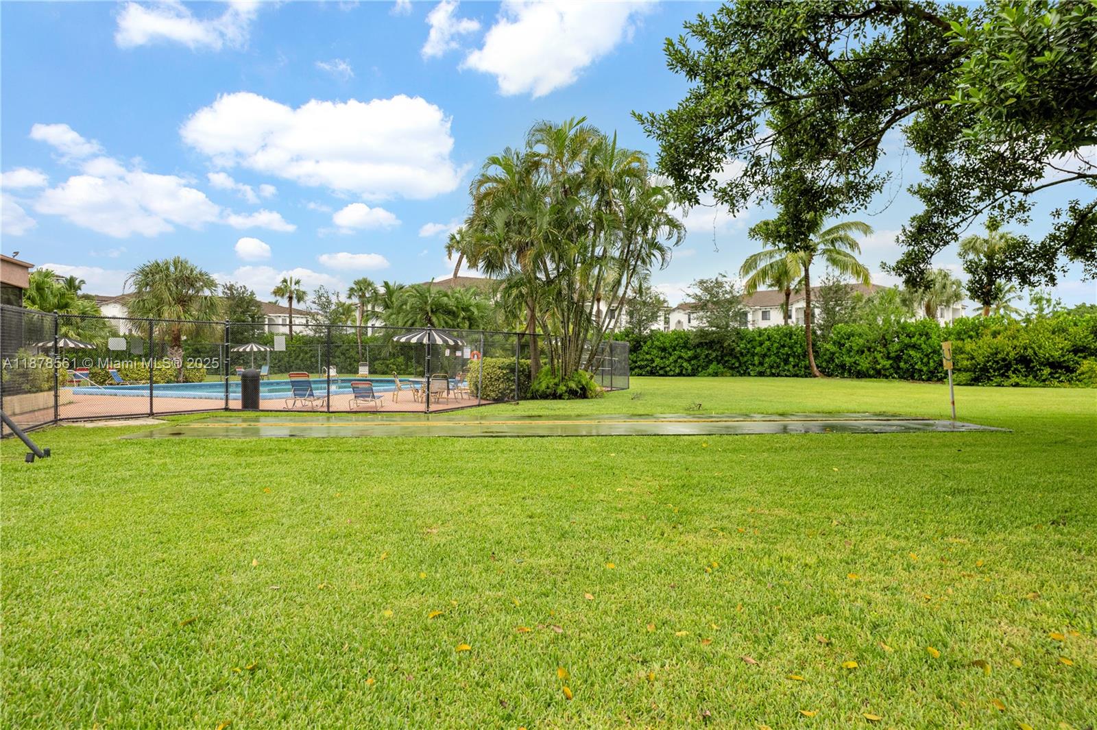 9355 Southwest 8th Street, Unit 425 Boca Raton, FL 33428 - Photo 36 of 42 a view of a park