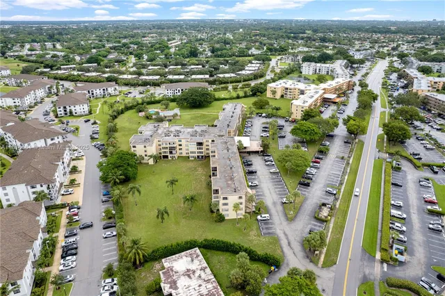 $209,000 | 9355 Southwest 8th Street, Unit 425, Boca Raton, FL 33428