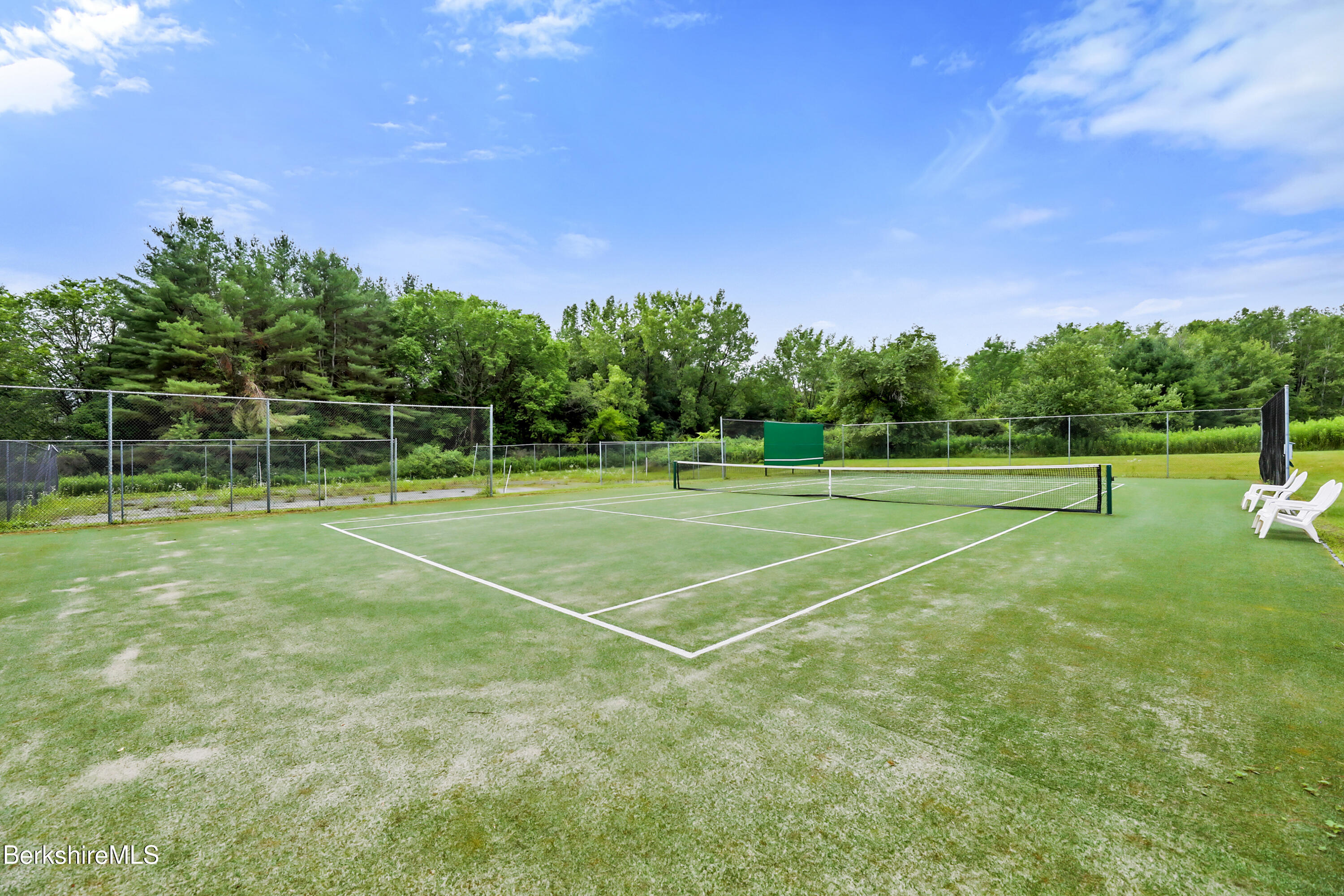 1136 Barker Road, Unit 27 Pittsfield, MA 01201 - Photo 30 of 30 a view of a tennis court