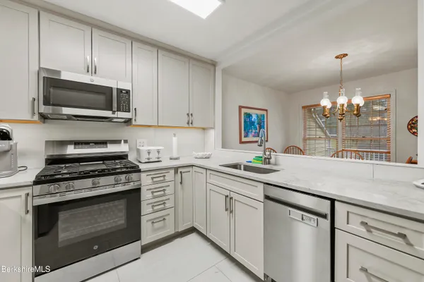 $595,000 | 1136 Barker Road, Unit 27, Pittsfield, MA 01201