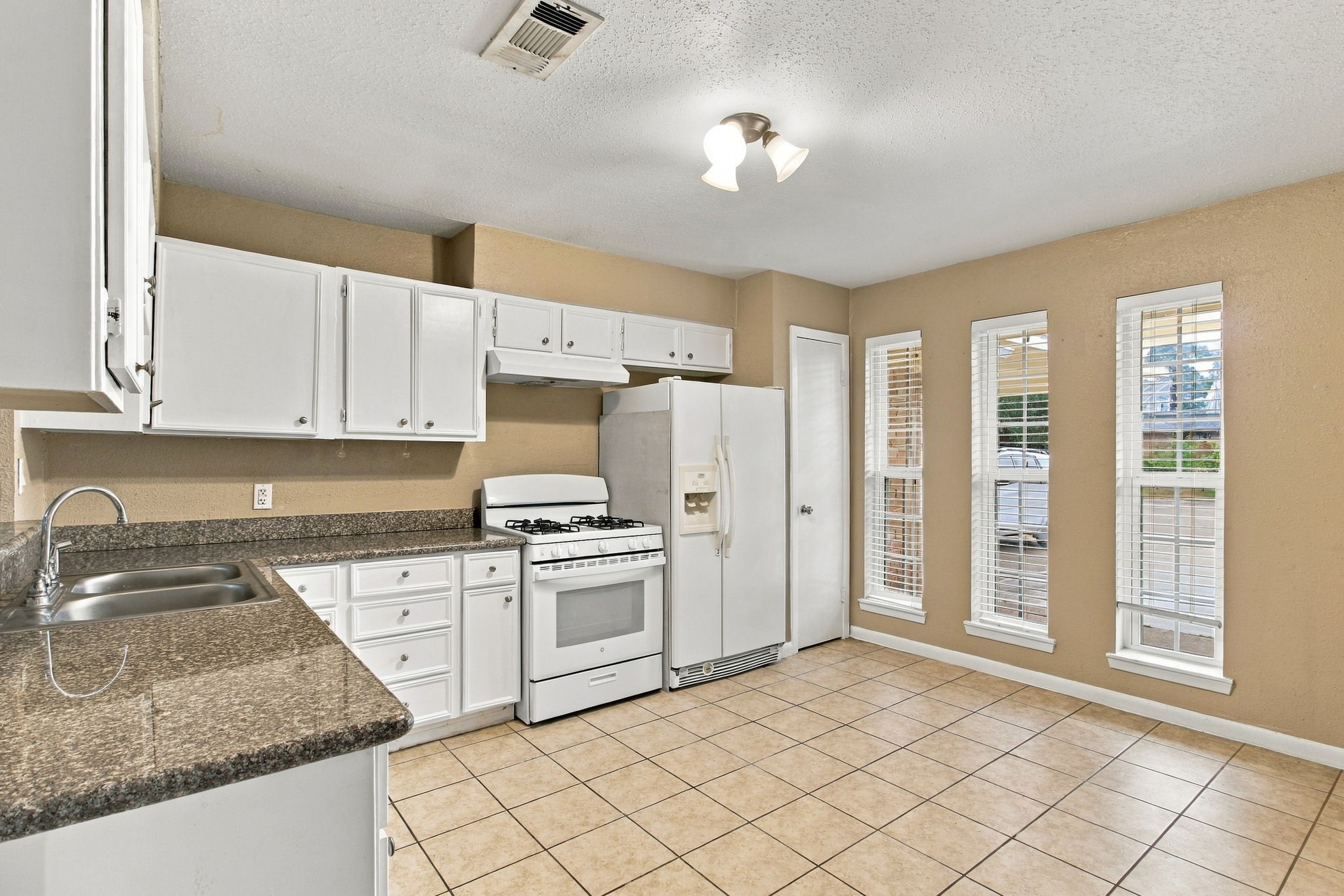 719 Kilpatrick Street Channelview, TX 77530 - Photo 7 of 25 Gallery Image 7