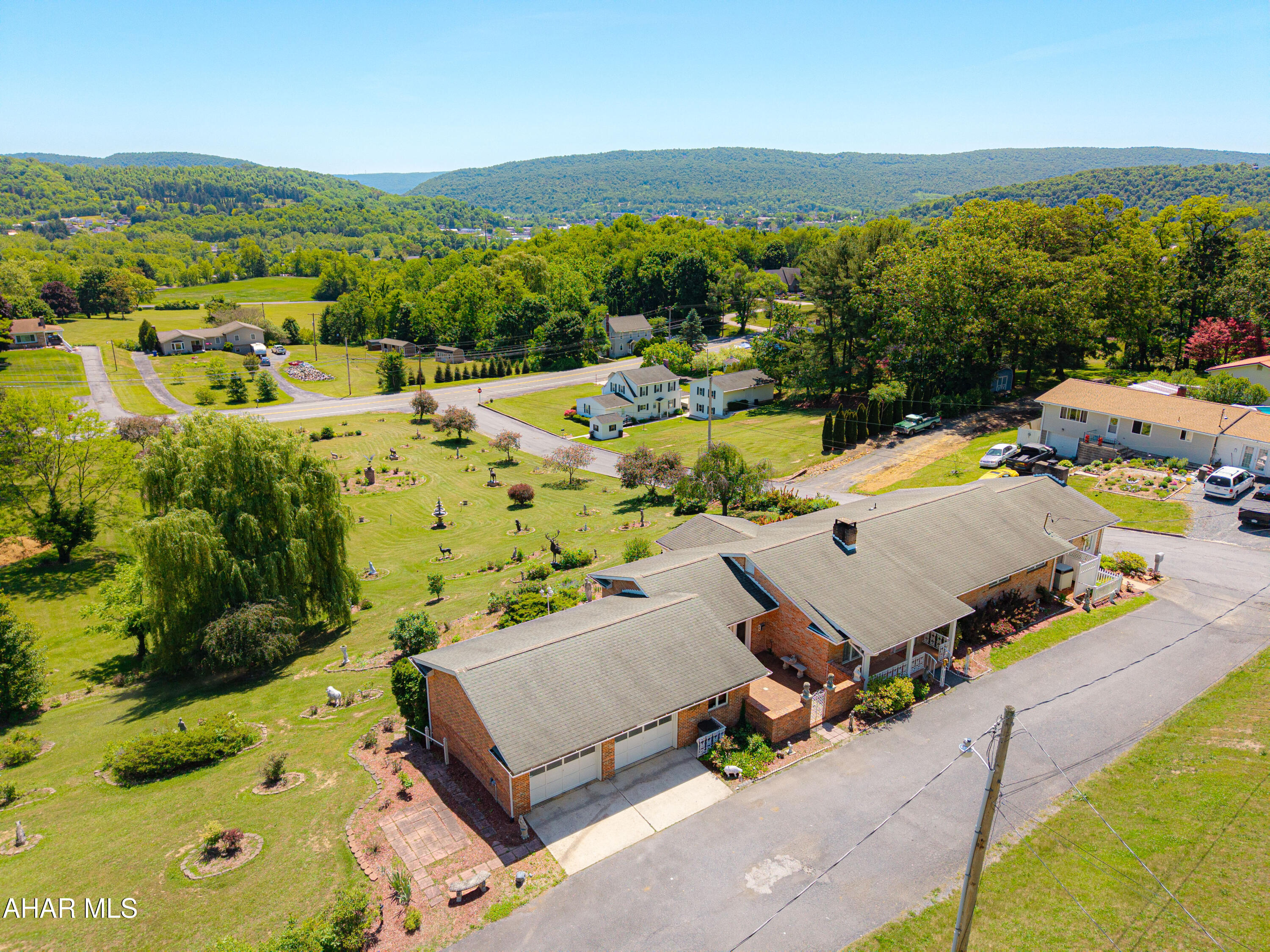 136 Valley View Road Bedford, PA 15522 - Photo 7 of 82