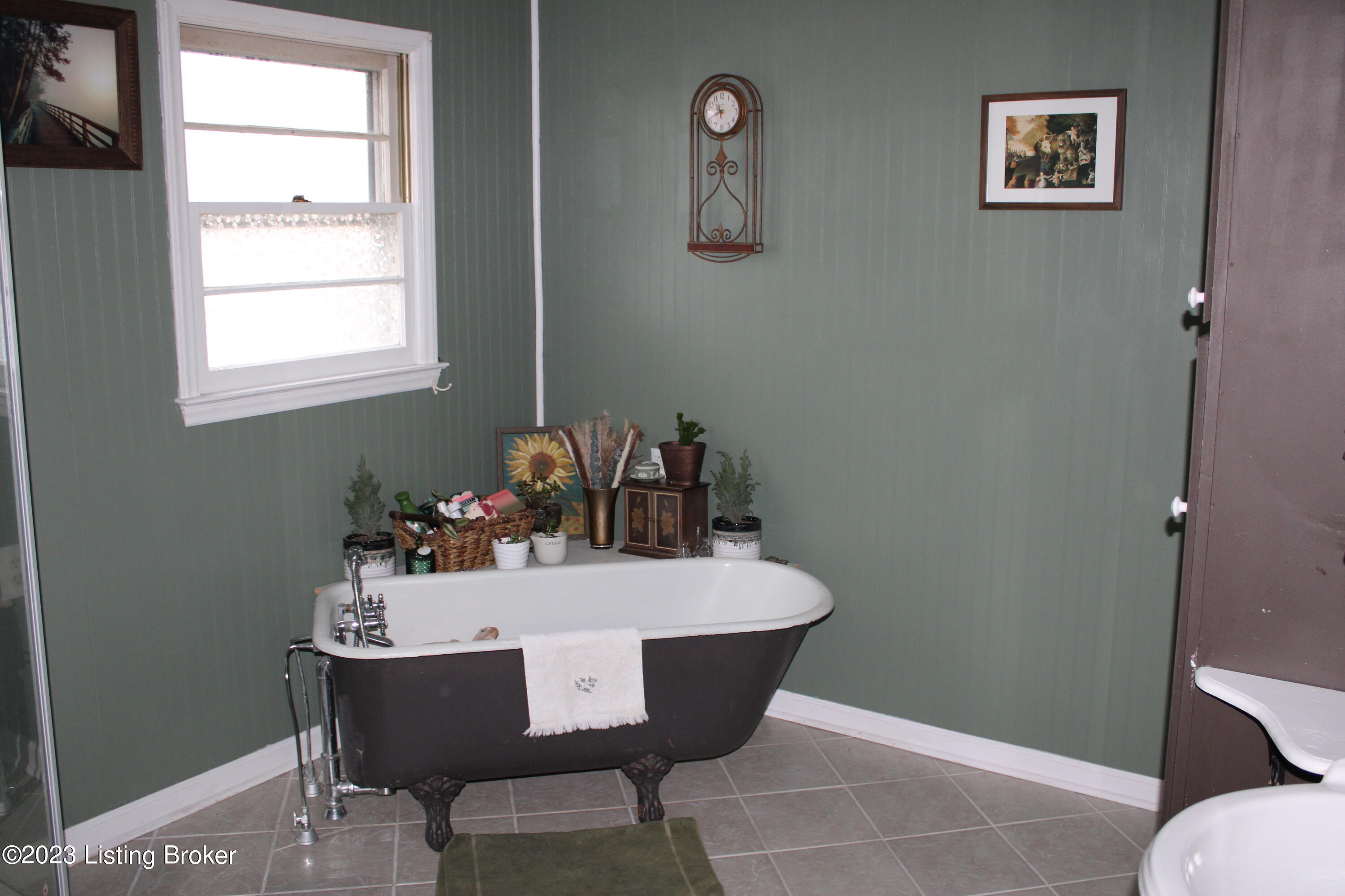 815 Dry Ridge Road Frankfort, KY 40601 - Photo 10 of 17 IMG_0427