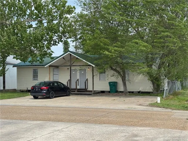 $900 | 500 Willow Avenue, Unit 1, Sulphur, LA 70663