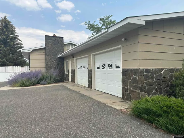 $599,000 | 130 Wilson Street, Lander, WY 82520