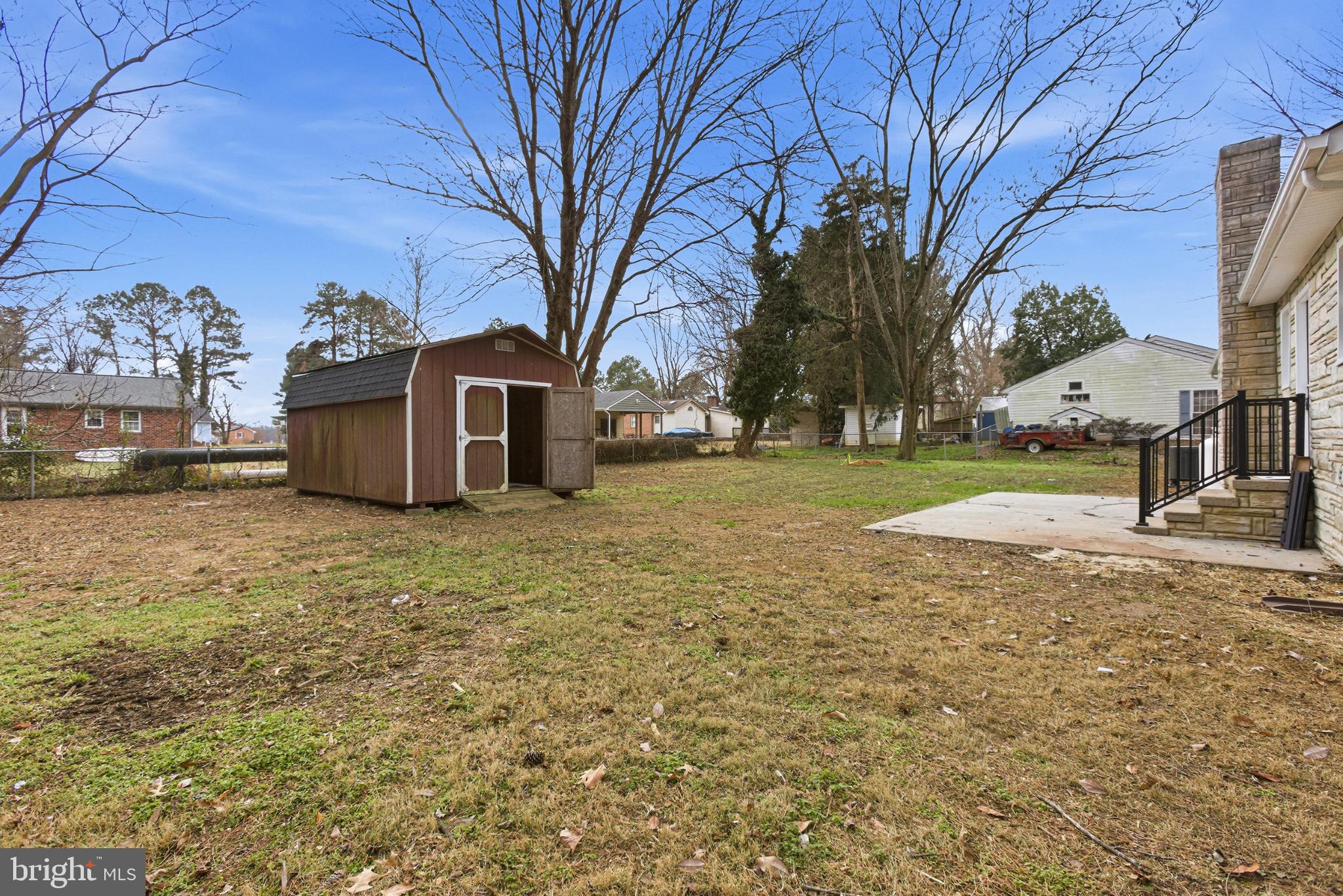192 East Banbury Road Tappahannock, VA 22560 - Photo 42 of 53 Backyard and shed.