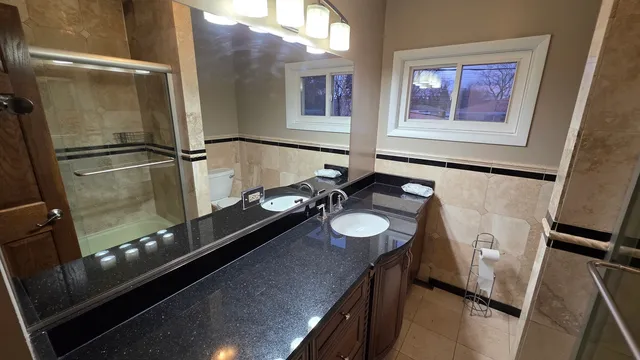 $550,000 | 887 Ingram Place, Des Plaines, IL 60016