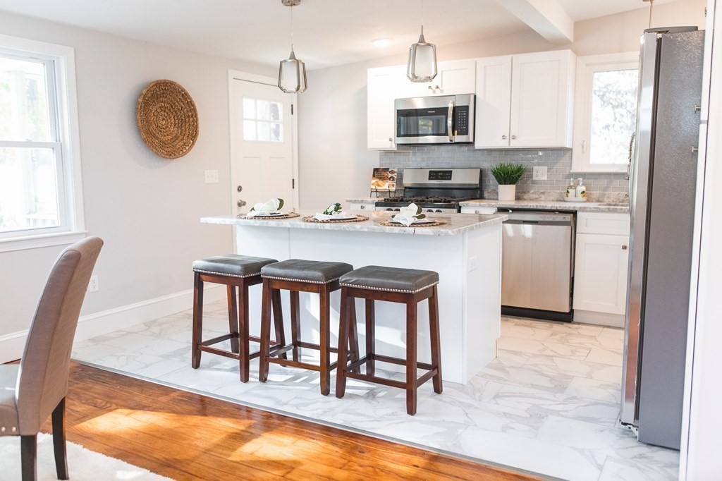 7 Dale Road Holbrook, MA 02343 - Photo 3 of 16
