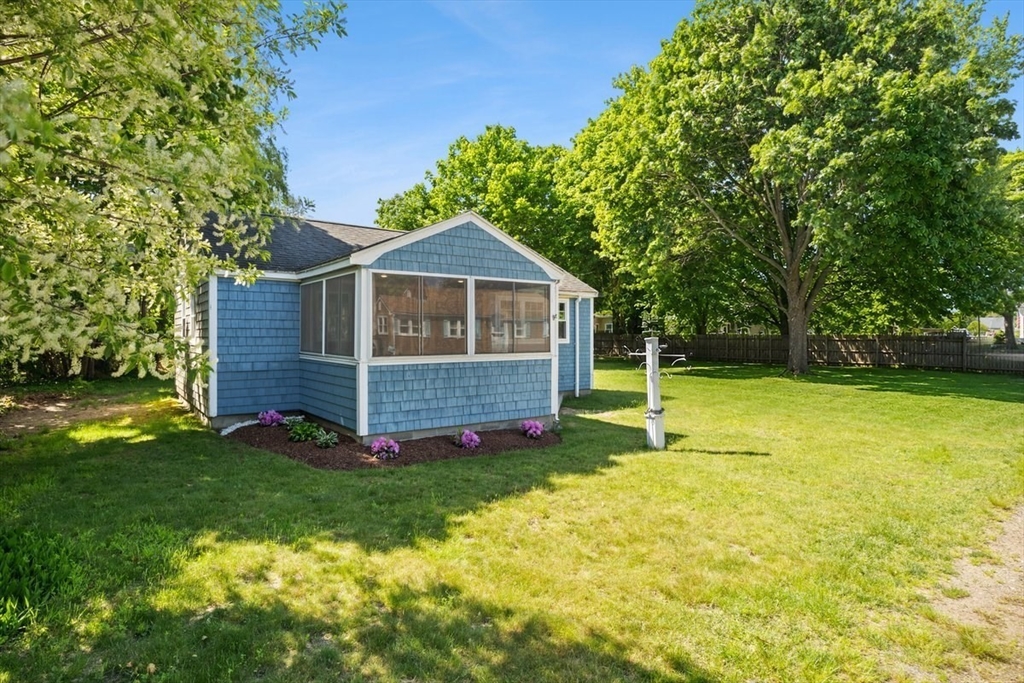 111 Hartford Road Marshfield, MA 02050 - Photo 2 of 24