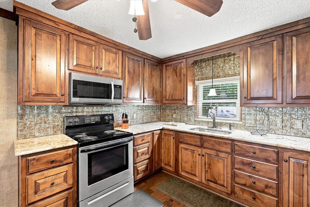 4634 Rendon Road Fort Worth, TX 76140 - Photo 10 of 28 Gallery Image 10