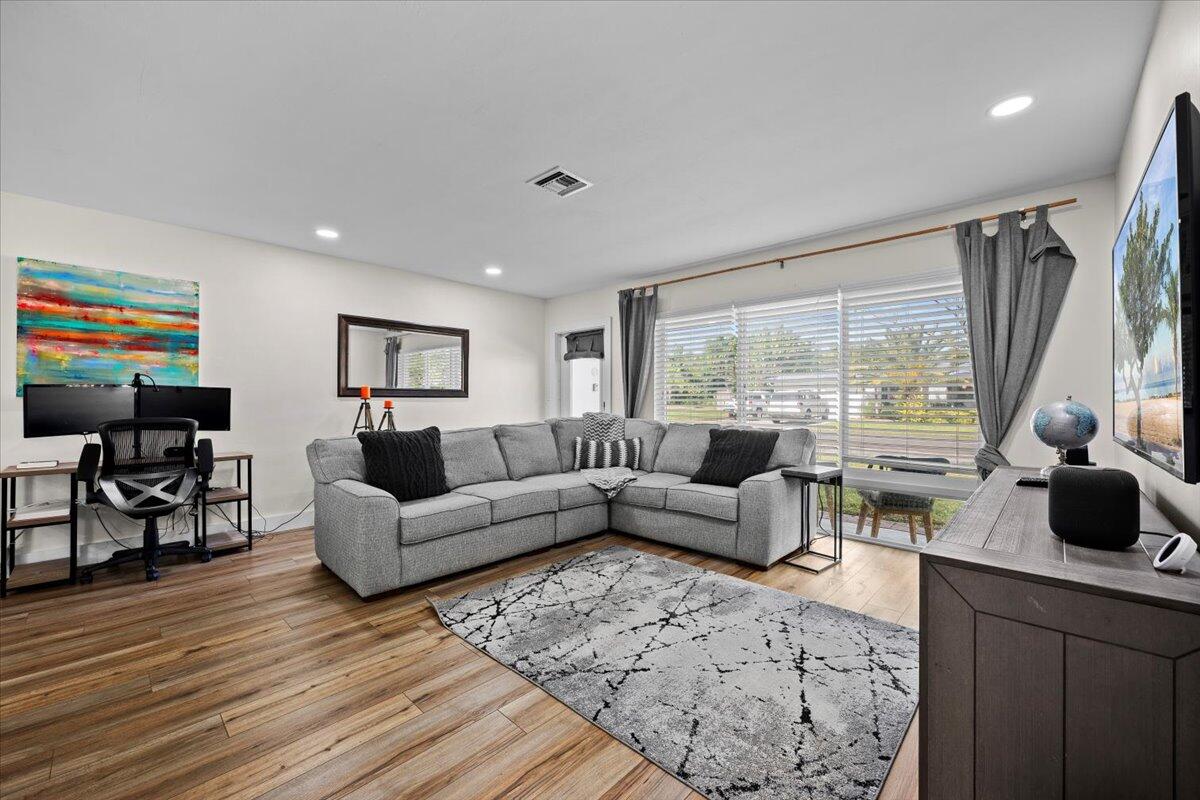 414 Northeast 26th Terrace Boca Raton, FL 33431 - Photo 2 of 27 Living Room