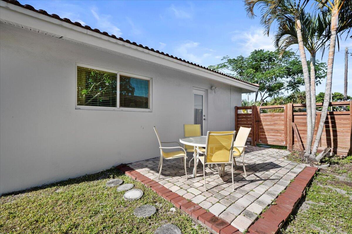 414 Northeast 26th Terrace Boca Raton, FL 33431 - Photo 25 of 27 Backyard East Side
