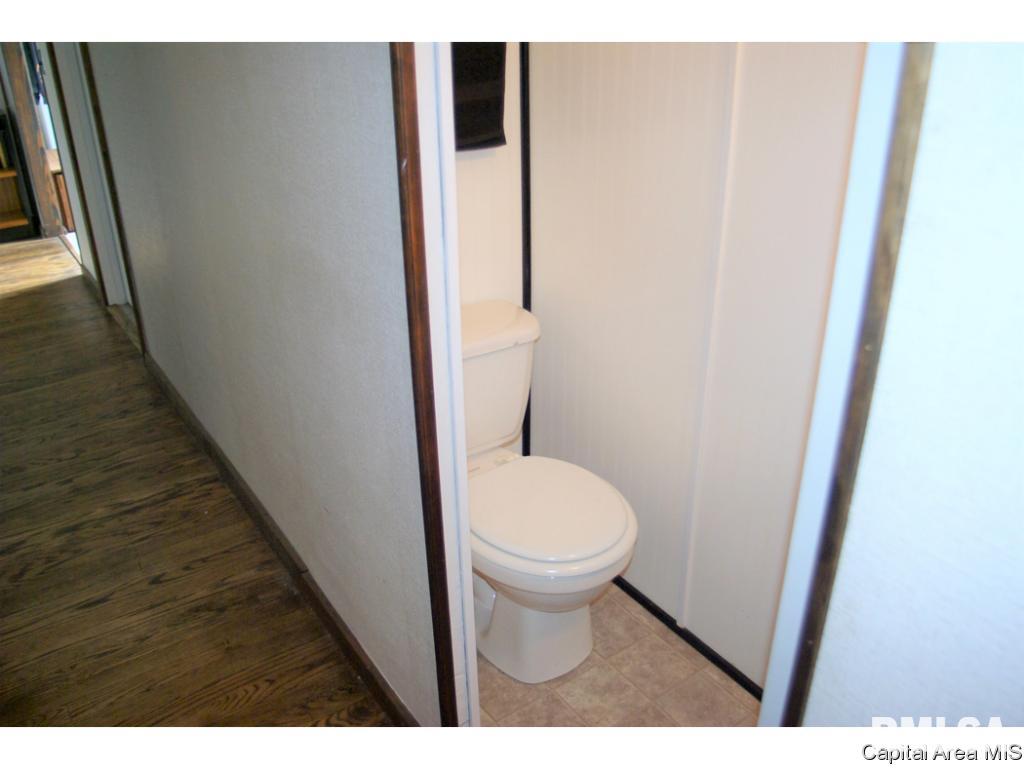 2348 East Keys Avenue Springfield, IL 62702 - Photo 9 of 27