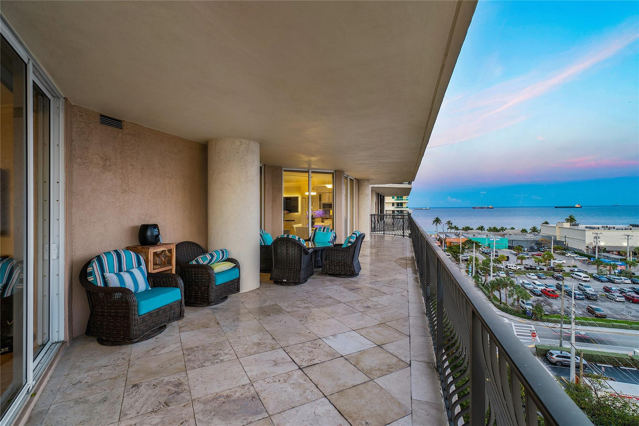 100 South Birch Road, Unit 904 Fort Lauderdale, FL 33316 - Photo 6 of 51 a living room with furniture