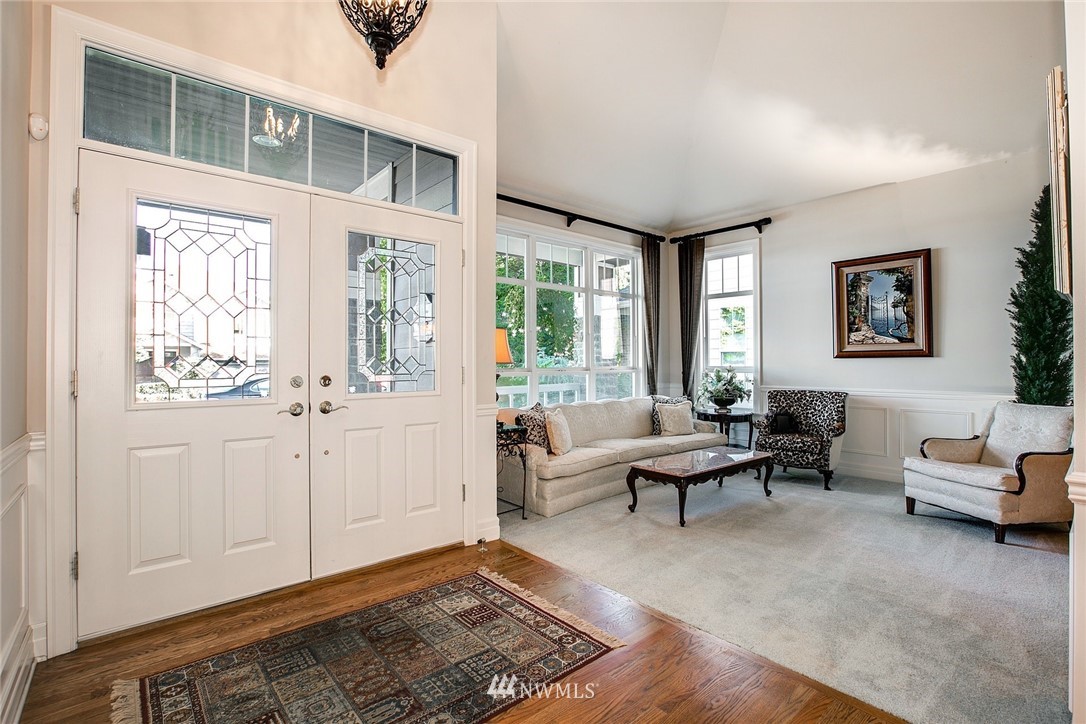 2103 Northeast 33rd Place Renton, WA 98056 - Photo 3 of 25