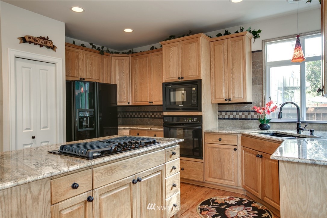 2103 Northeast 33rd Place Renton, WA 98056 - Photo 8 of 25