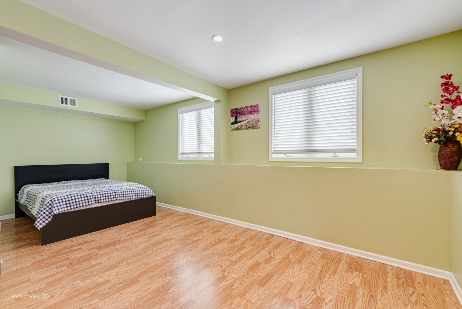 532 Inverrary Lane Deerfield, IL 60015 - Photo 10 of 23 a bedroom with a bed and a window