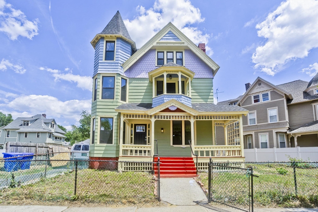 205 St James Avenue Springfield, MA 01109 - Photo 1 of 28