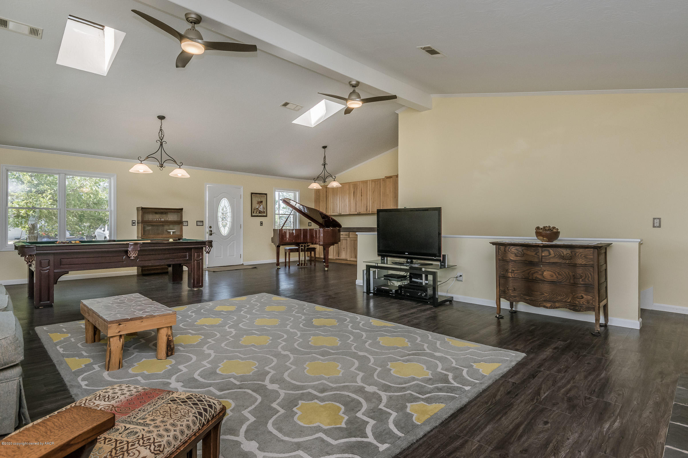 7501 Bushland Road Amarillo, TX 79119 - Photo 11 of 40 Greatroom (2)