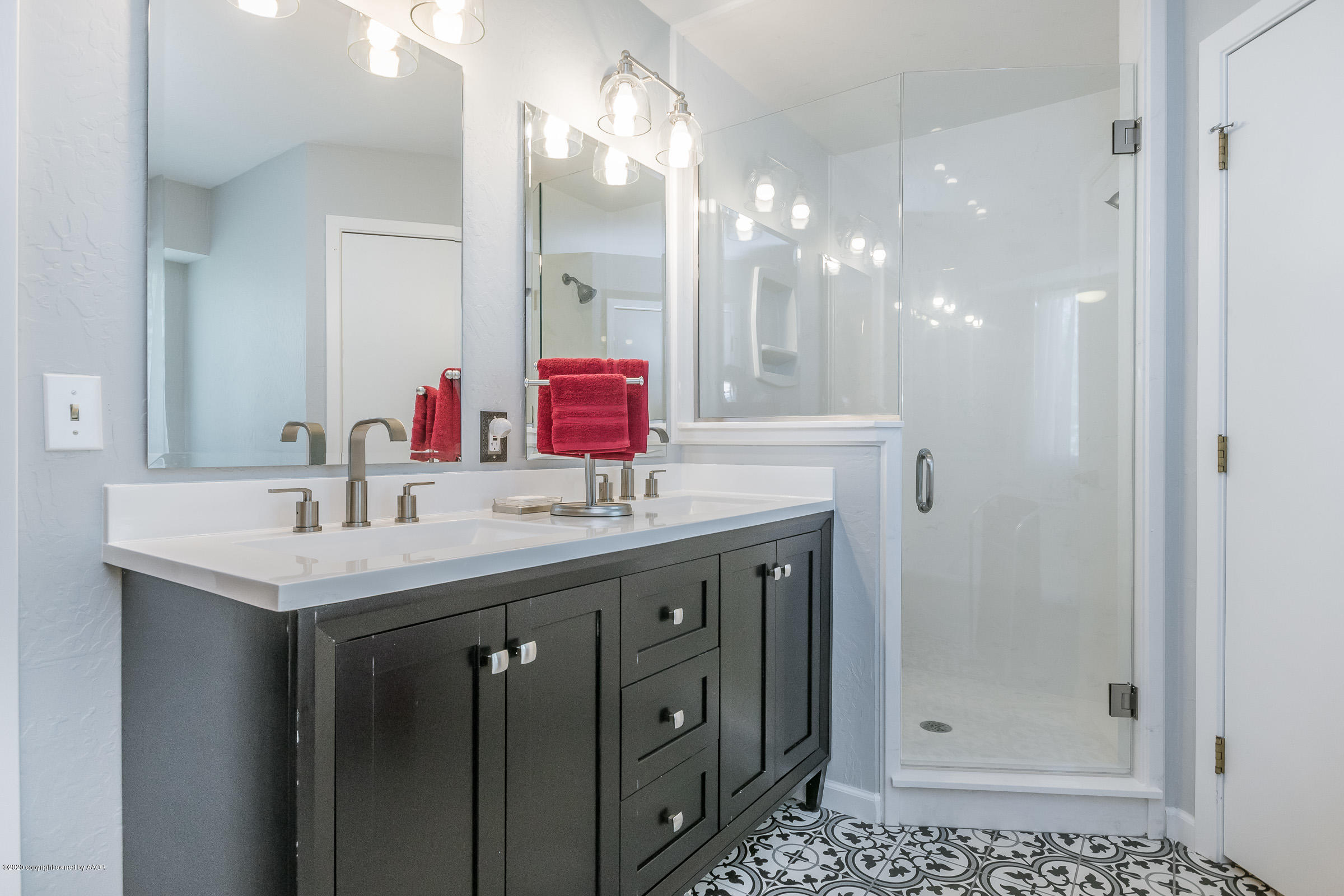 7501 Bushland Road Amarillo, TX 79119 - Photo 14 of 40 Master Bathroom-2