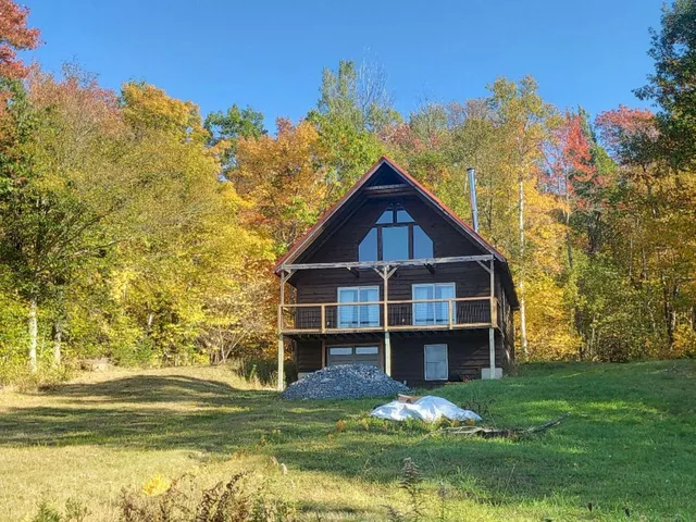 $259,900 | 85 Griffin Mountain Road, New Vineyard, ME 04956