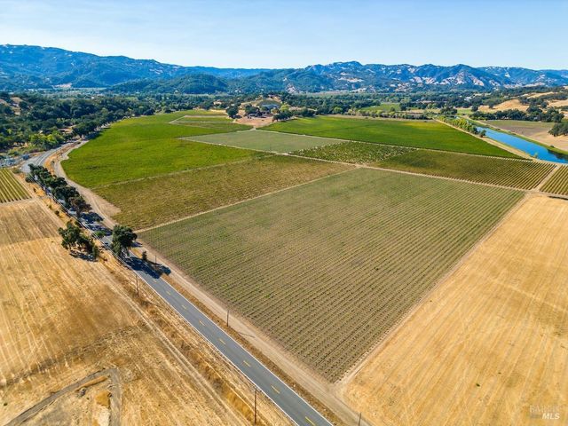 a view of a tennis court