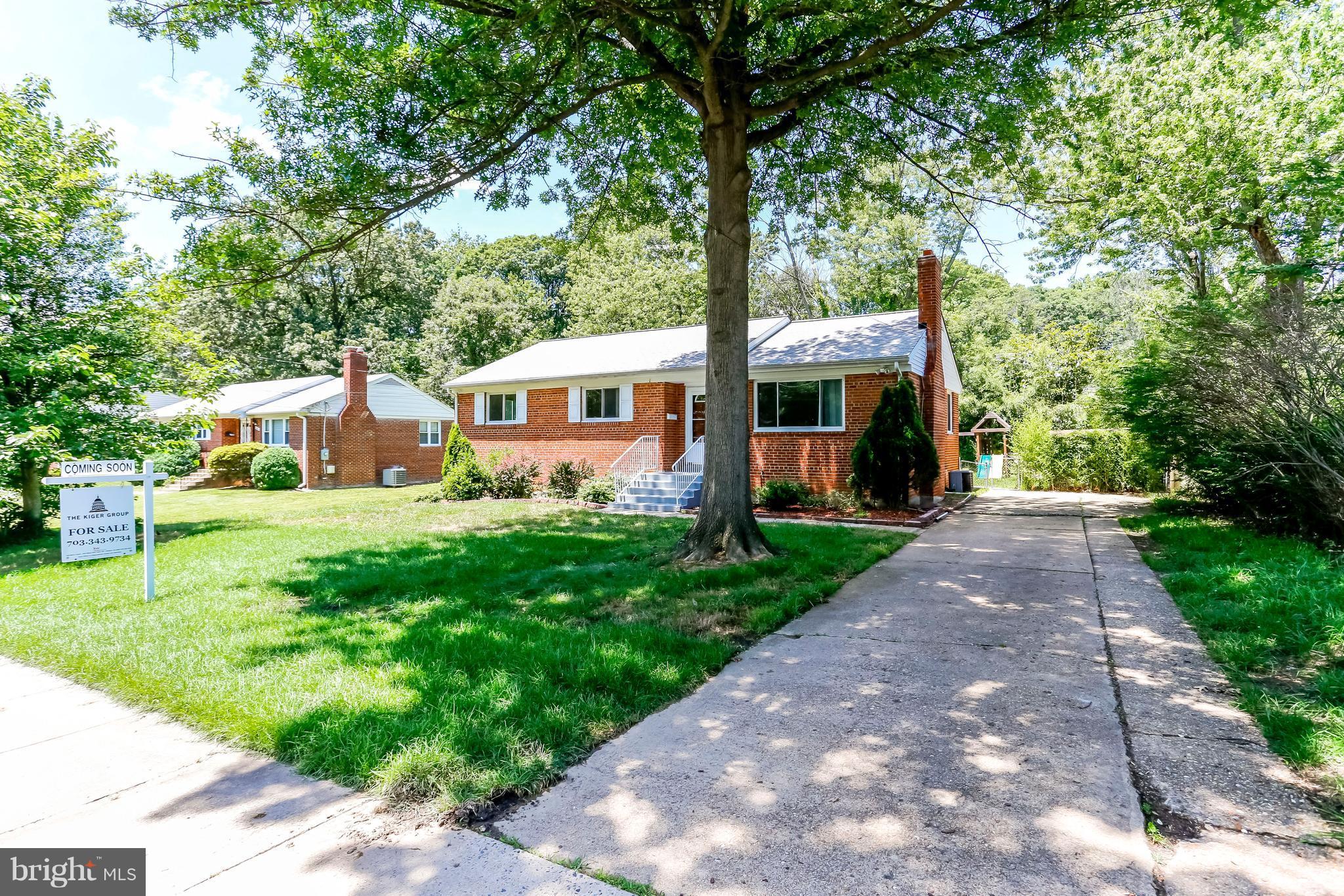 7404 Grace Street Springfield, VA 22150 - Photo 2 of 30 Exterior (Front)