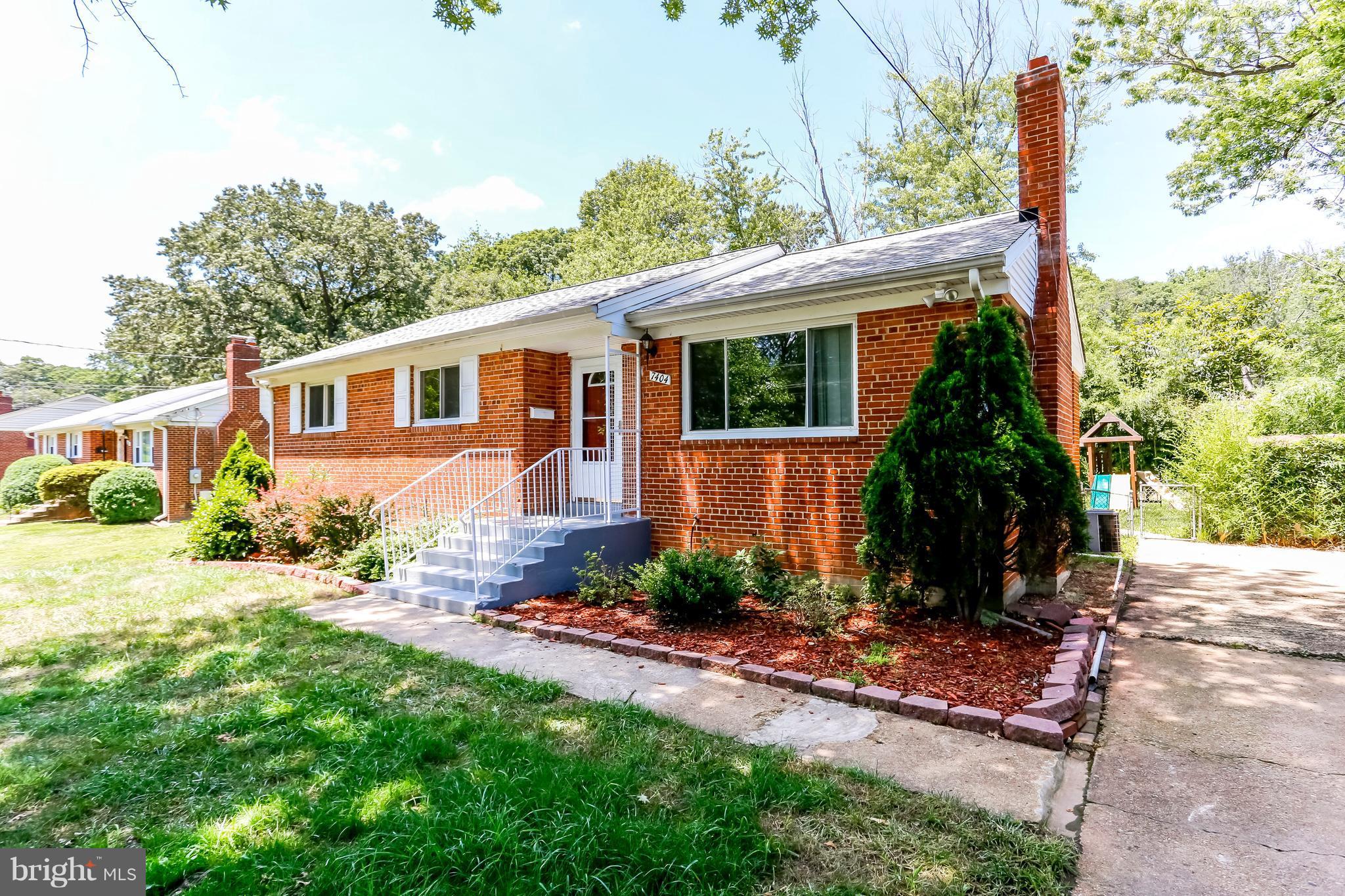 7404 Grace Street Springfield, VA 22150 - Photo 26 of 30 Exterior (Front)