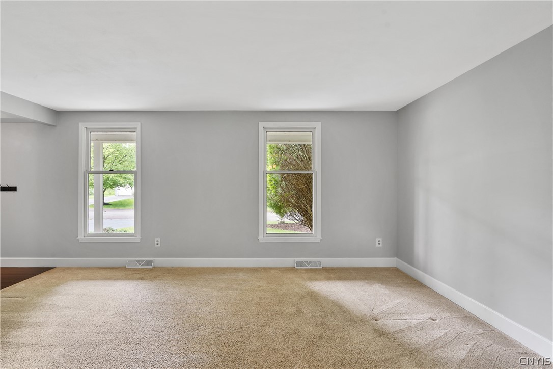 8841 Wandering Way Lysander, NY 13027 - Photo 6 of 42 Living room