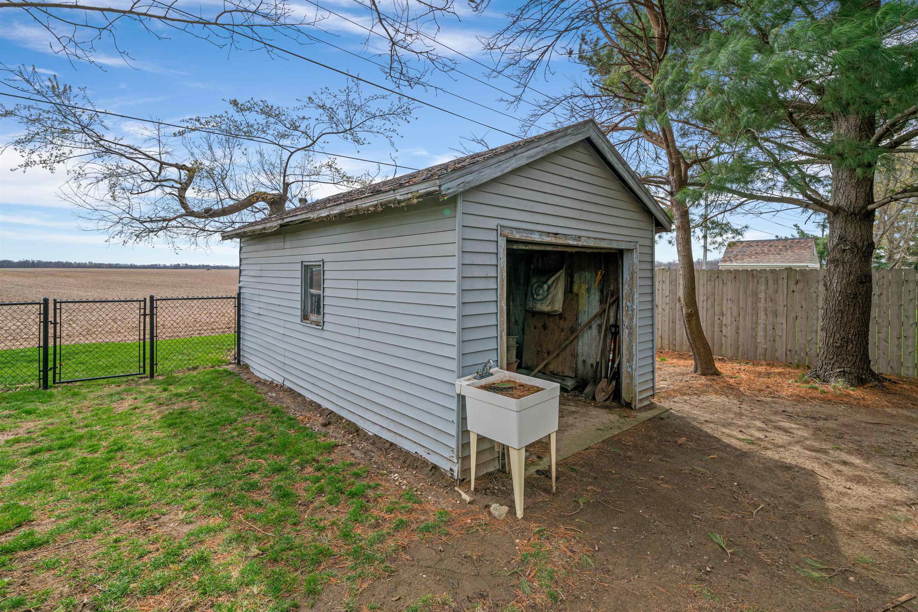 924 Suzy Street Sandwich, IL 60548 - Photo 43 of 48 a chairs and table in a backyard