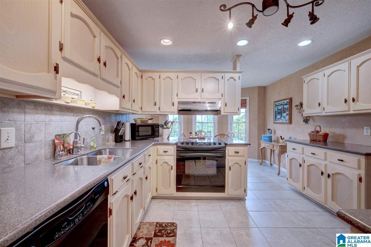 104 Acorn Circle Alabaster, AL 35007 - Photo 10 of 40