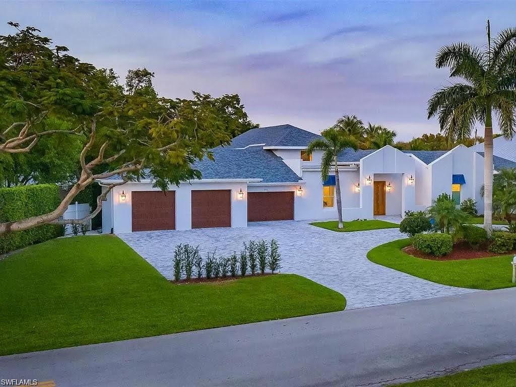 Undisclosed Address Naples, FL 34102 - Photo 3 of 26