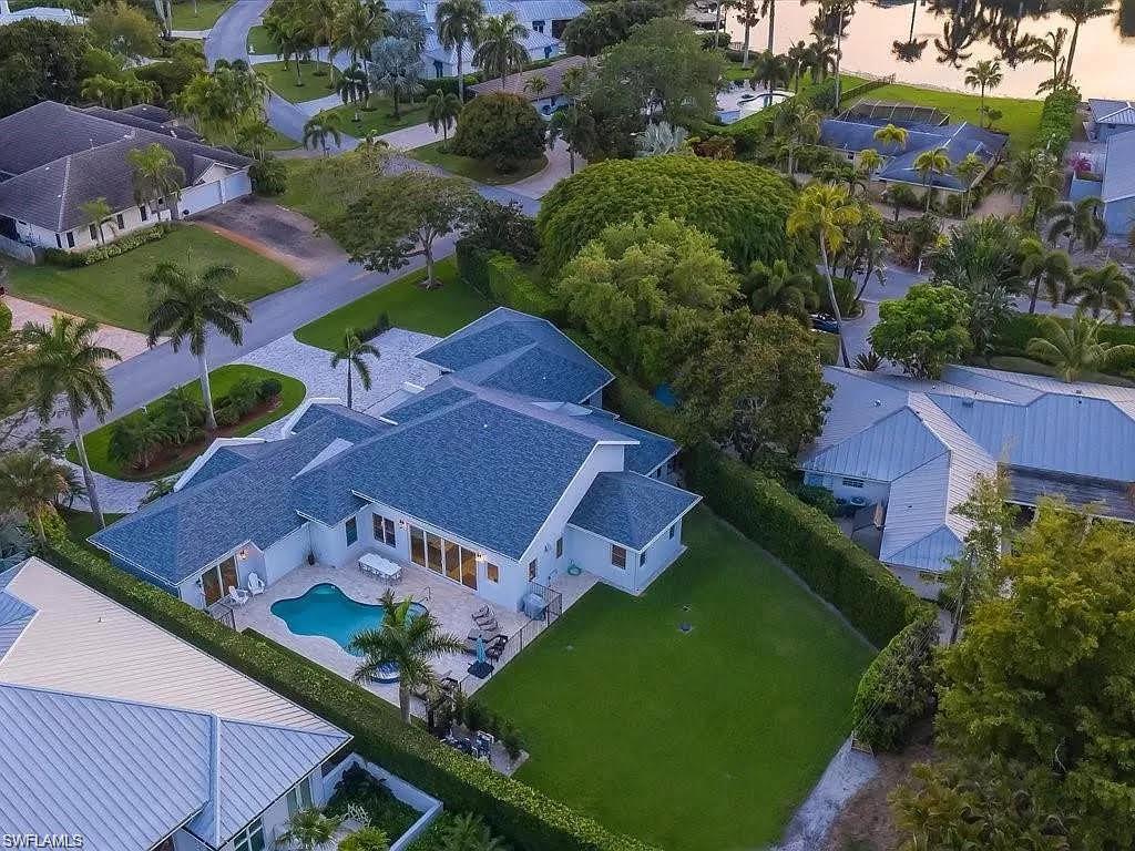 Undisclosed Address Naples, FL 34102 - Photo 5 of 26