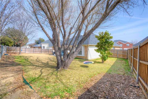 $359,999 | 1107 Deer Valley Lane, Arlington, TX 76001