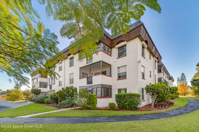 $224,900 | 725 Port Malabar Boulevard Northeast, Unit 111, Palm Bay, FL 32905