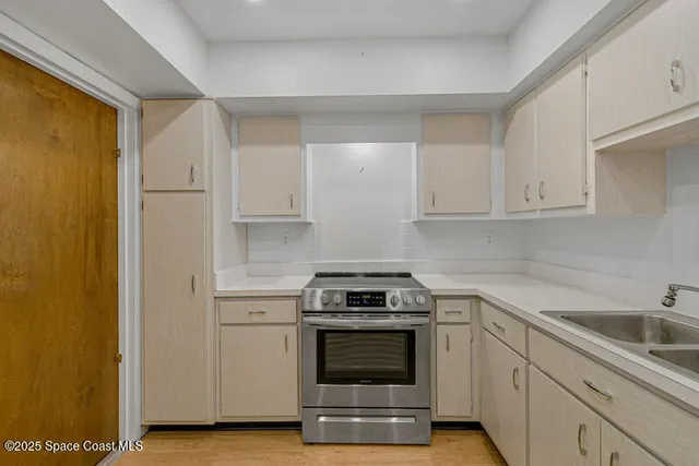 $224,900 | 725 Port Malabar Boulevard Northeast, Unit 111, Palm Bay, FL 32905