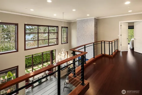 $4,700,000 | 1018 East Lake Sammamish Parkway Southeast, Sammamish, WA 98075