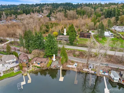 $4,700,000 | 1018 East Lake Sammamish Parkway Southeast, Sammamish, WA 98075